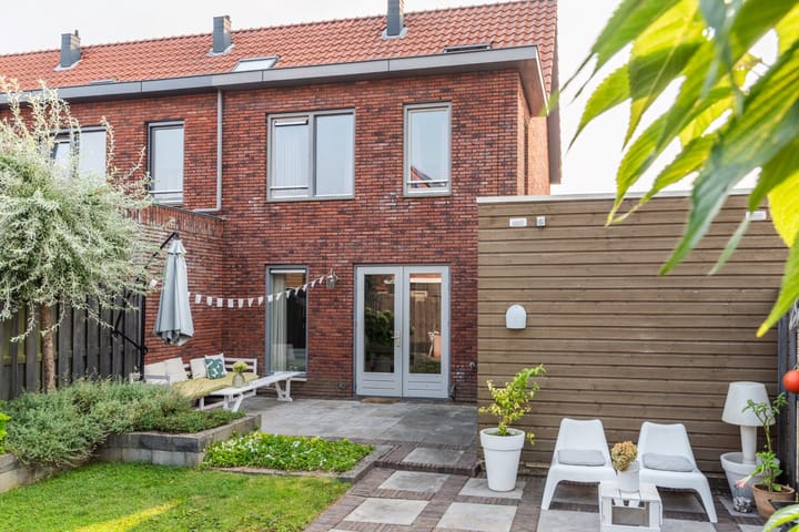 Photo 30 of Johannes Vermeerstraat 23