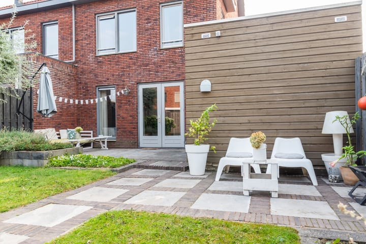 Photo 31 of Johannes Vermeerstraat 23