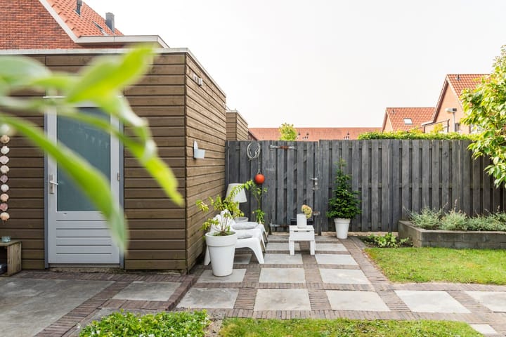 Photo 32 of Johannes Vermeerstraat 23