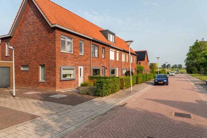 Photo 36 of Johannes Vermeerstraat 23