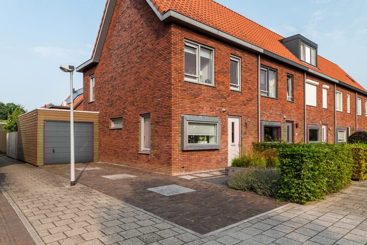 Photo 37 of Johannes Vermeerstraat 23