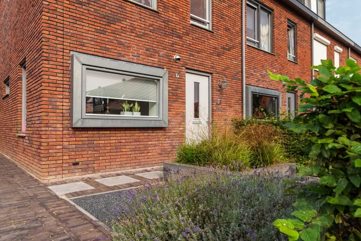 Photo 38 of Johannes Vermeerstraat 23