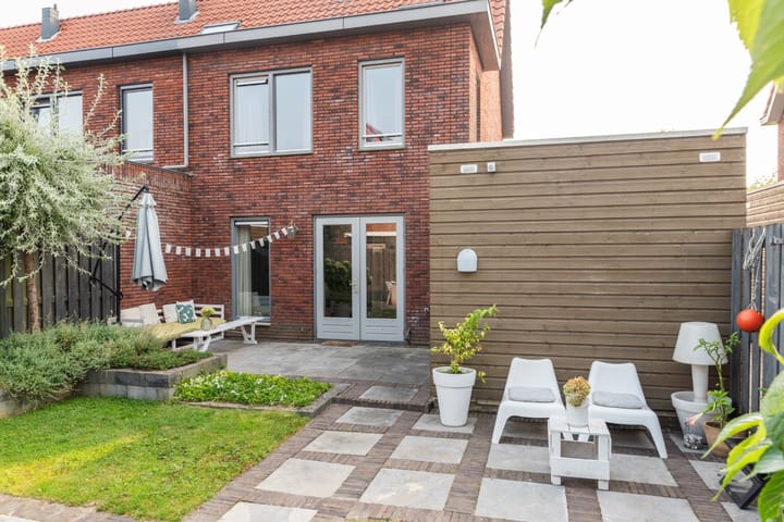 Photo 52 of Johannes Vermeerstraat 23