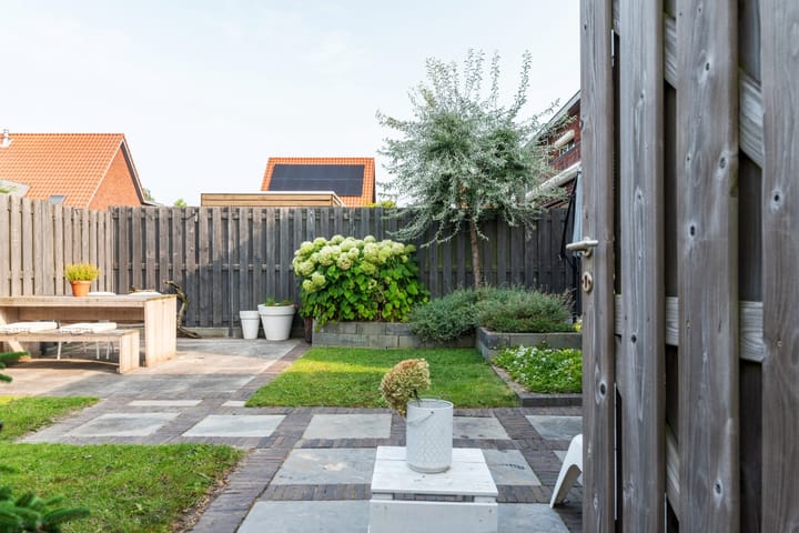 Photo 56 of Johannes Vermeerstraat 23