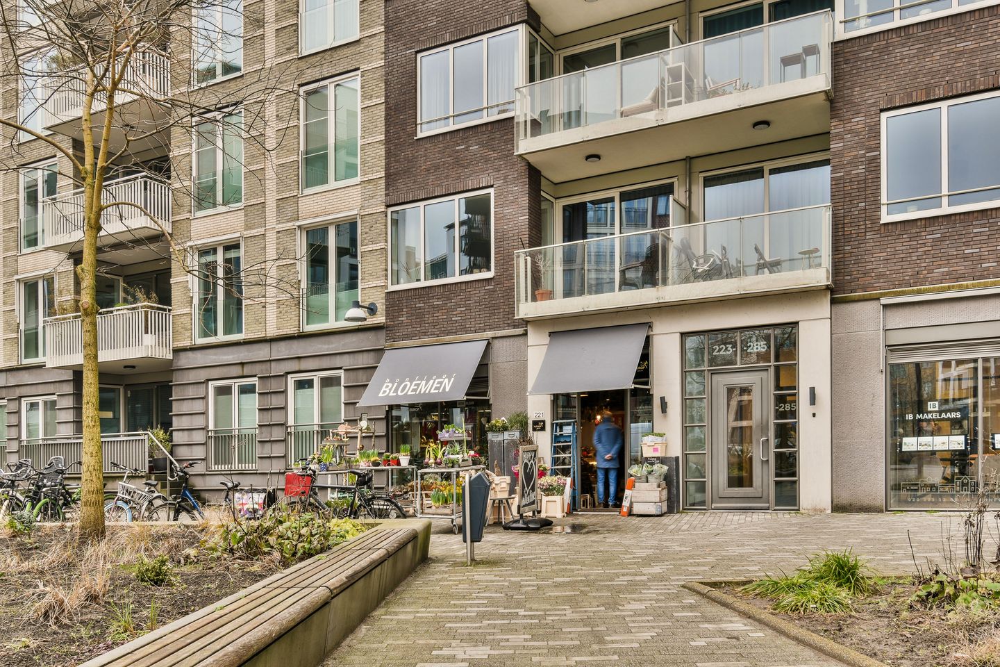 Photo 20 of Willem Dudokhof 221