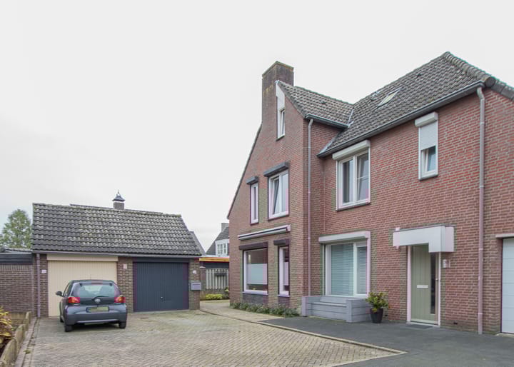 Photo 31 of Thornerweg 32