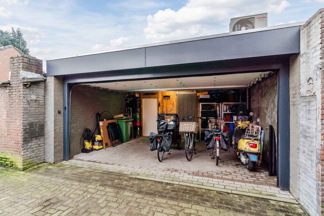 Foto 38 van Deken Boexstraat 17