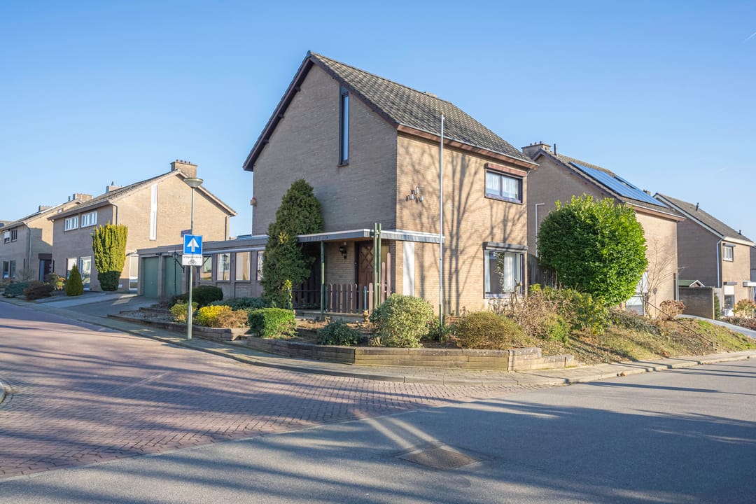 Foto 1 van Paul van Ostaijenstraat 11