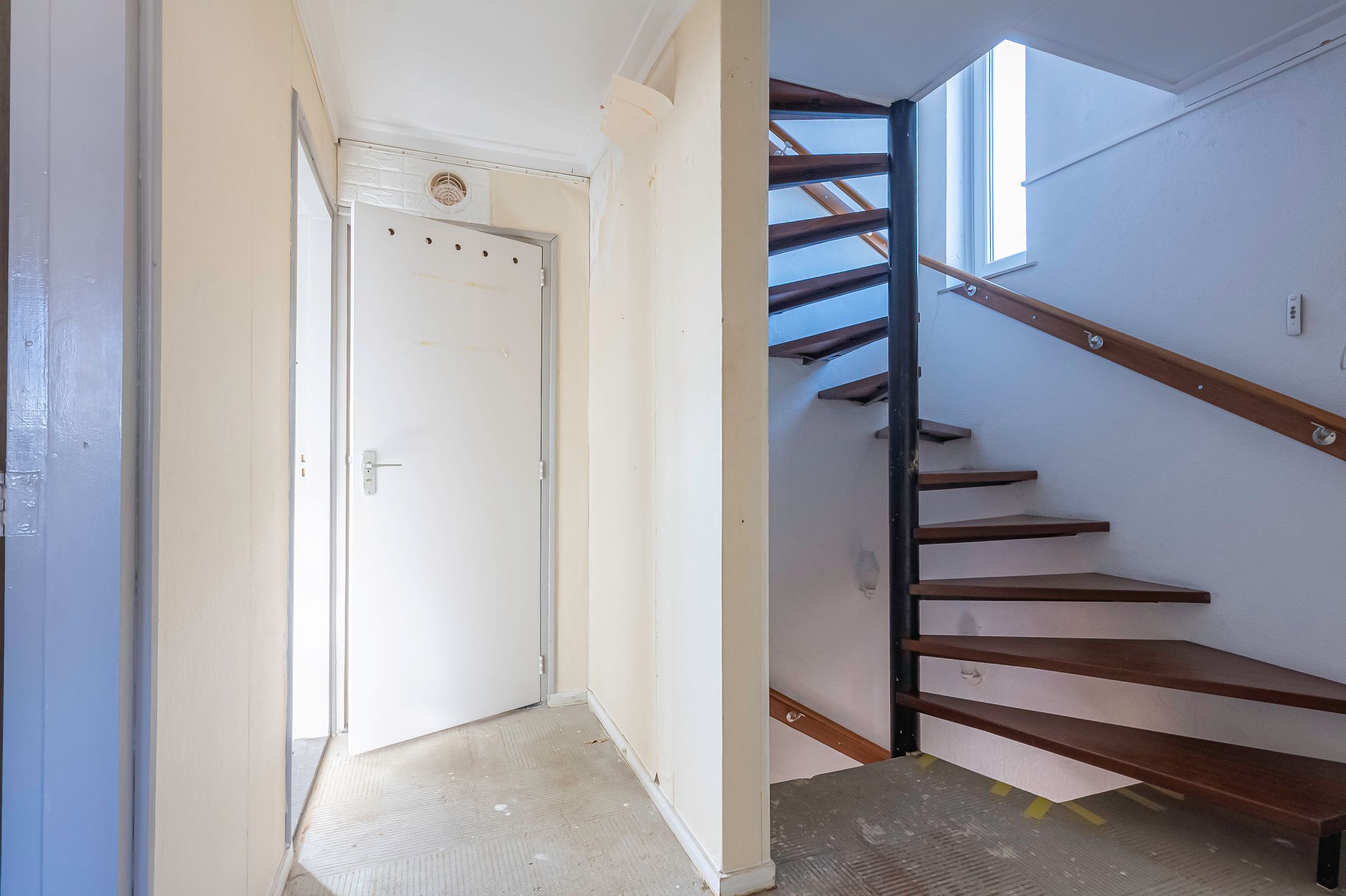 Foto 15 van Paul van Ostaijenstraat 11