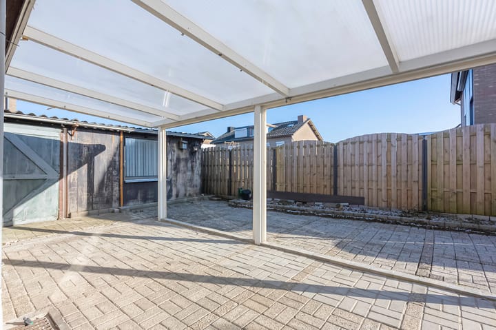 Foto 28 van Paul van Ostaijenstraat 11