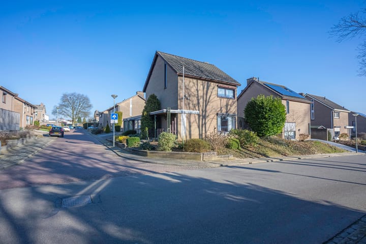 Foto 30 van Paul van Ostaijenstraat 11