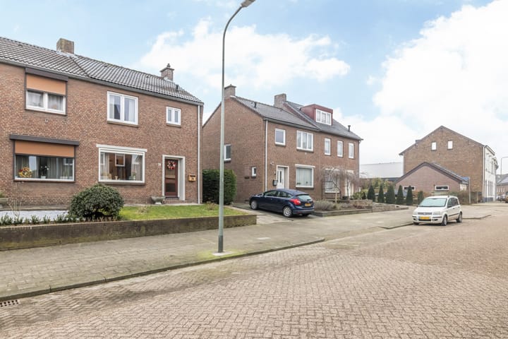 Photo 31 of Minister Ruijsstraat 74