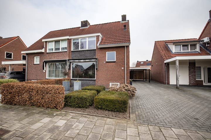 Foto 1 van Wolbes Landen 10-A