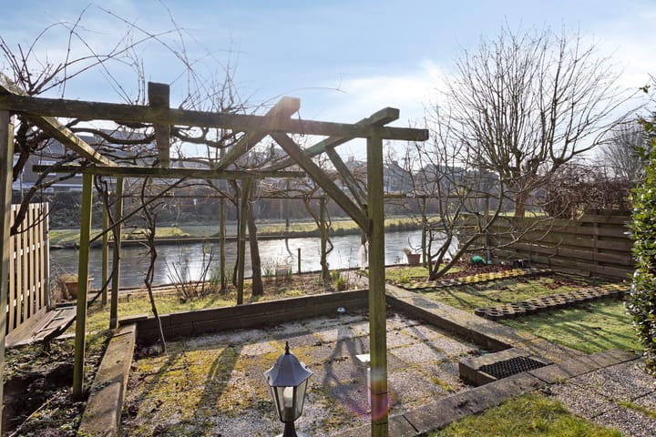 Foto 23 van Esdoornlaan 15