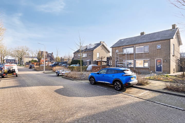 Foto 27 van Esdoornlaan 15