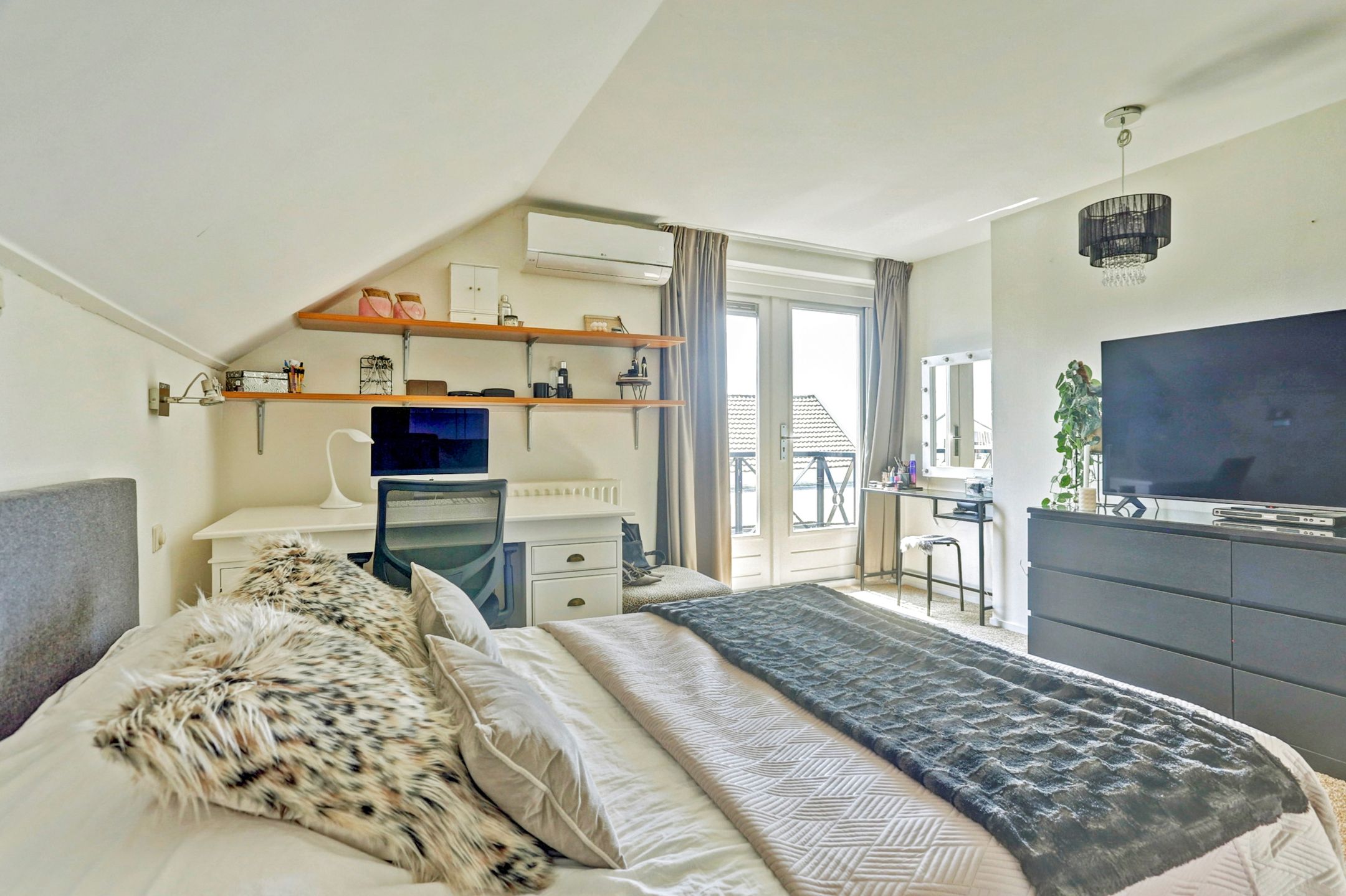 Foto 42 van Bloemendaalseweg 11-A