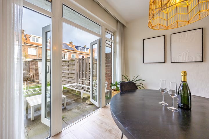 Foto 8 van Jan van Galenstraat 5