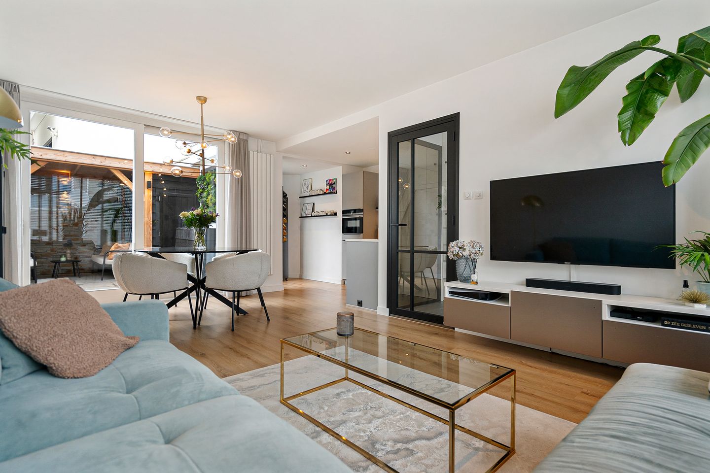 Photo 4 of Abraham van Royenstraat 7