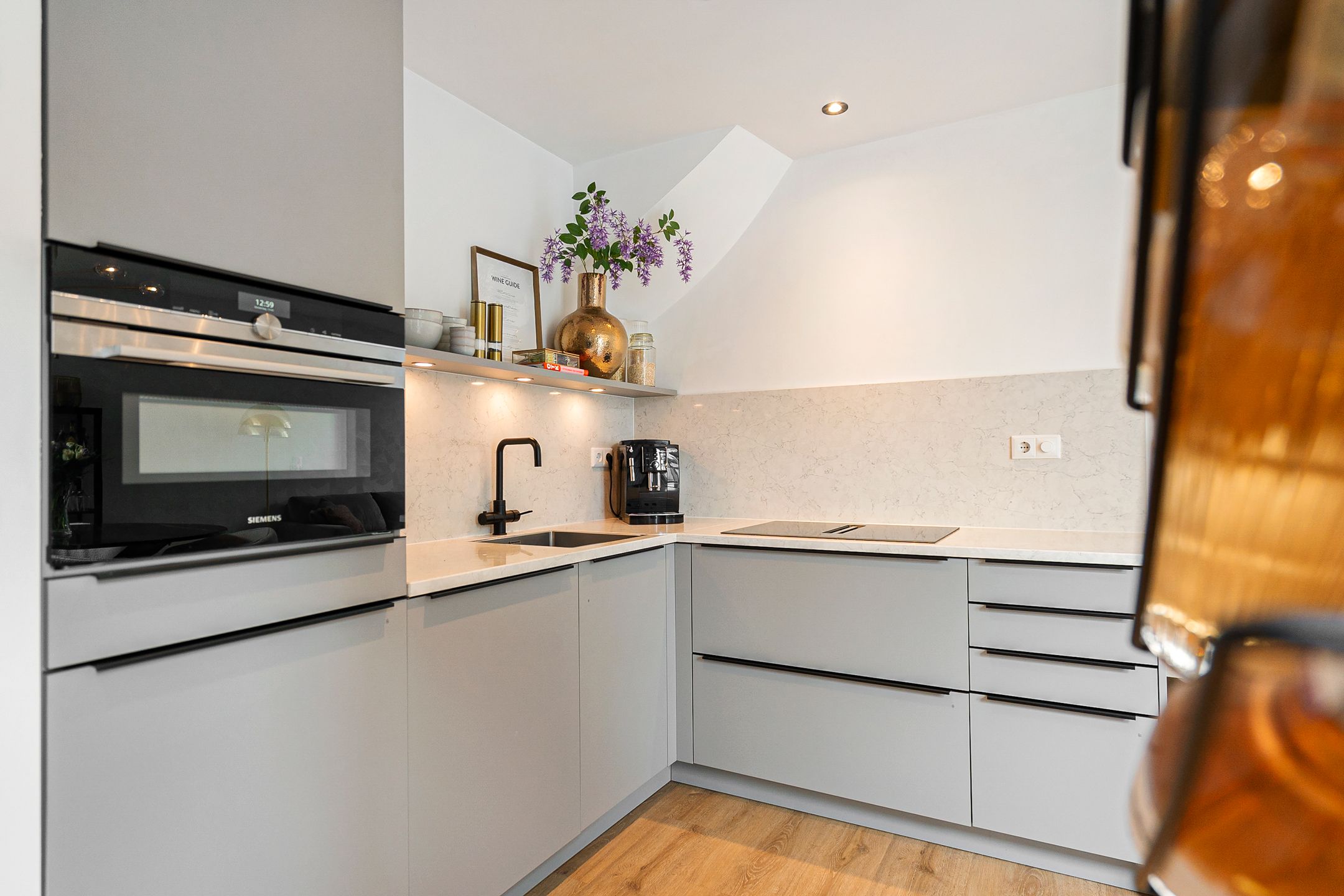 Photo 12 of Abraham van Royenstraat 7