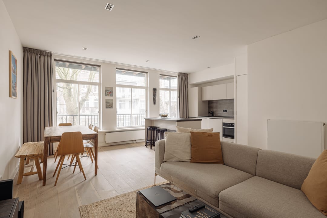 Photo 2 of Van Oldenbarneveldtstraat 57-1