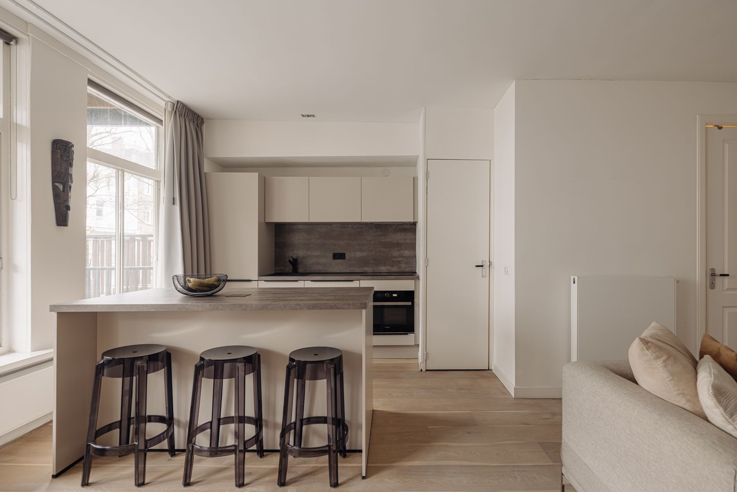 Photo 4 of Van Oldenbarneveldtstraat 57-1