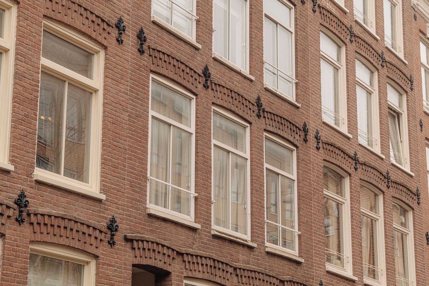 Photo 19 of Van Oldenbarneveldtstraat 57-1