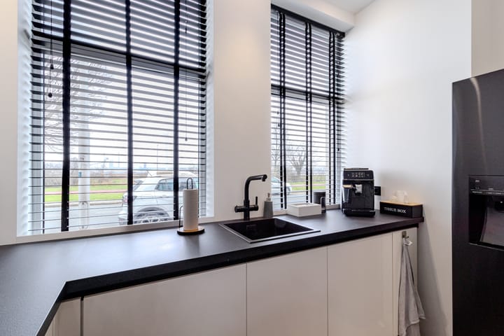 Foto 8 van IJmuiderstraatweg 97