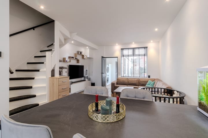 Foto 9 van IJmuiderstraatweg 97