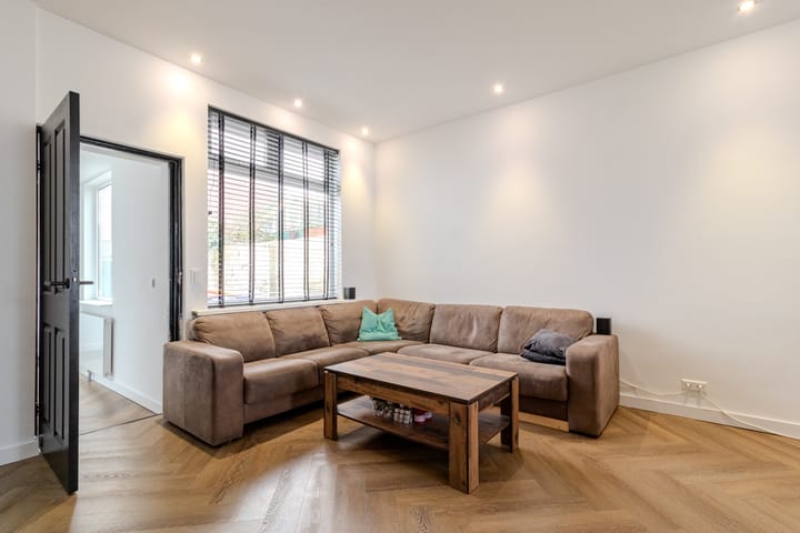 Foto 11 van IJmuiderstraatweg 97