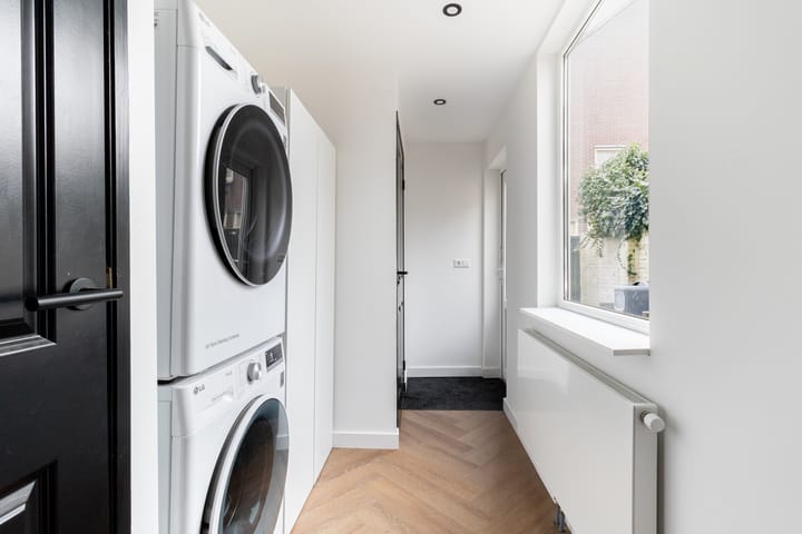 Foto 13 van IJmuiderstraatweg 97