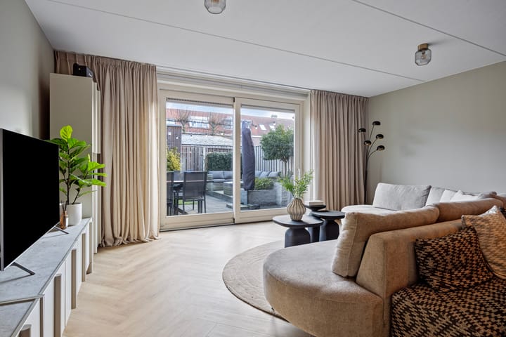 Foto 2 van Van Mierisstraat 68