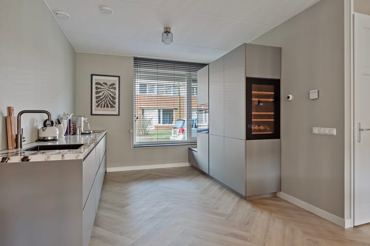 Foto 4 van Van Mierisstraat 68