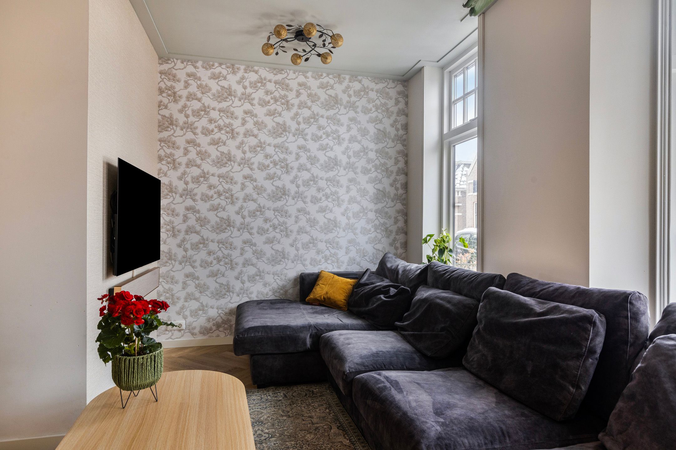 Photo 9 of Julianastraat 18