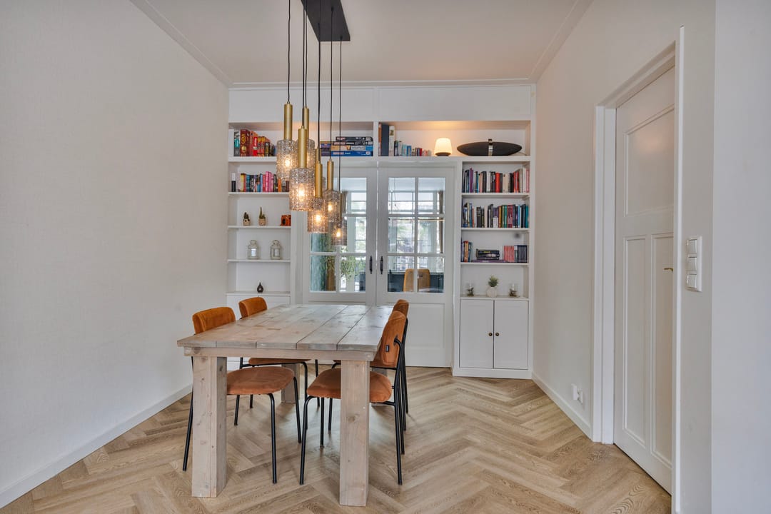 Photo 11 of Julianastraat 18