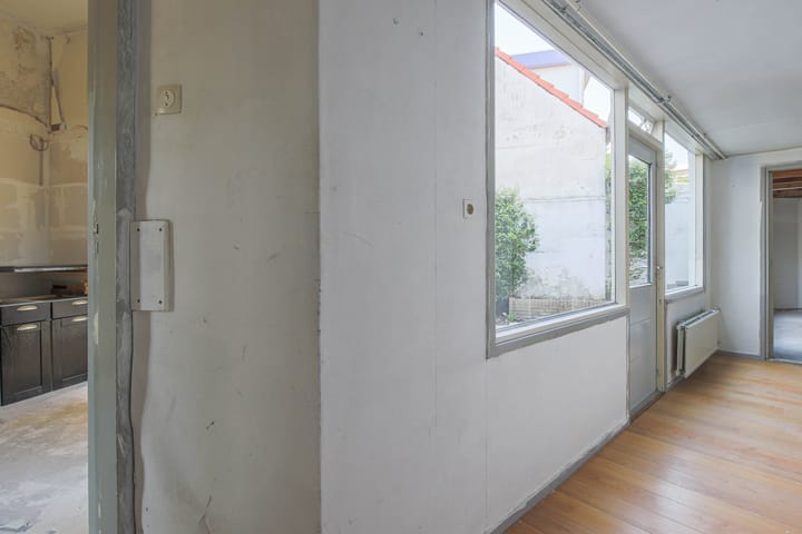 Photo 15 of Kanaalstraat 2