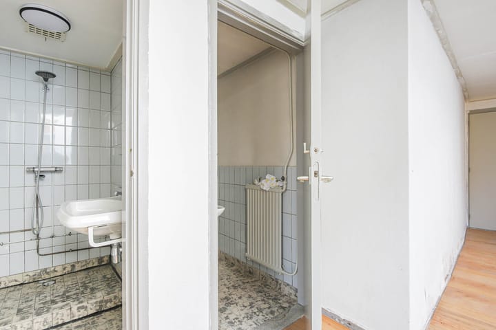 Photo 16 of Kanaalstraat 2