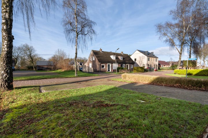 Foto 16 van Bernhardlaan 9