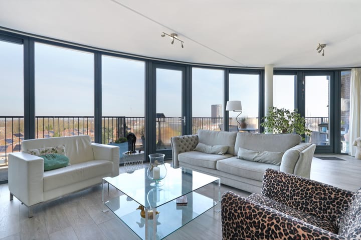 Foto 4 van Antoni Gaudipark 132