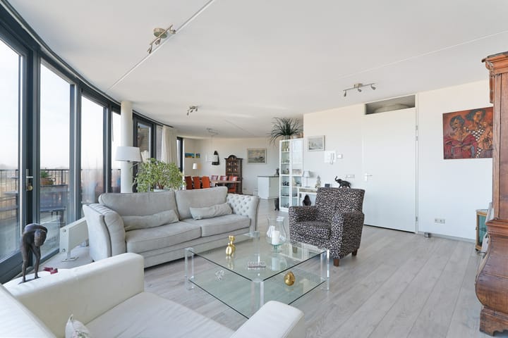 Foto 5 van Antoni Gaudipark 132