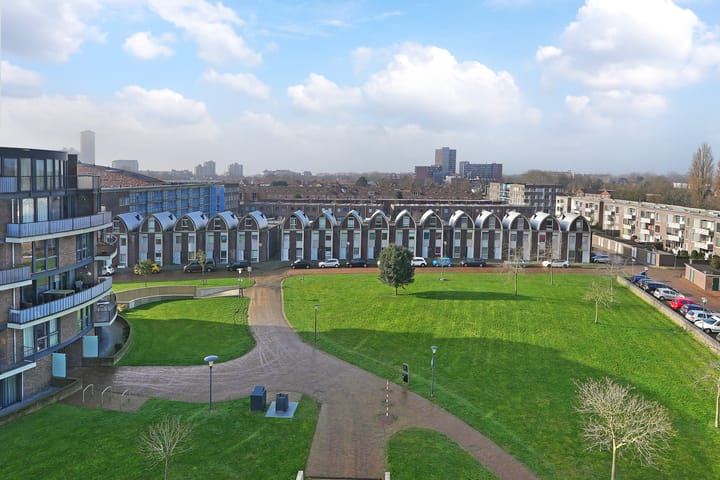 Photo 15 of Antoni Gaudipark 132