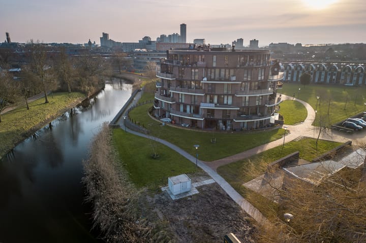 Foto 2 van Antoni Gaudipark 132