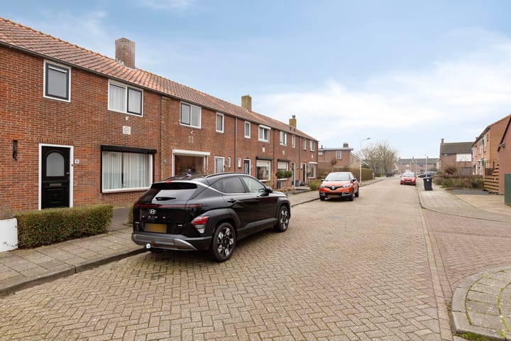 Photo 7 of Prins Bernhardstraat 14