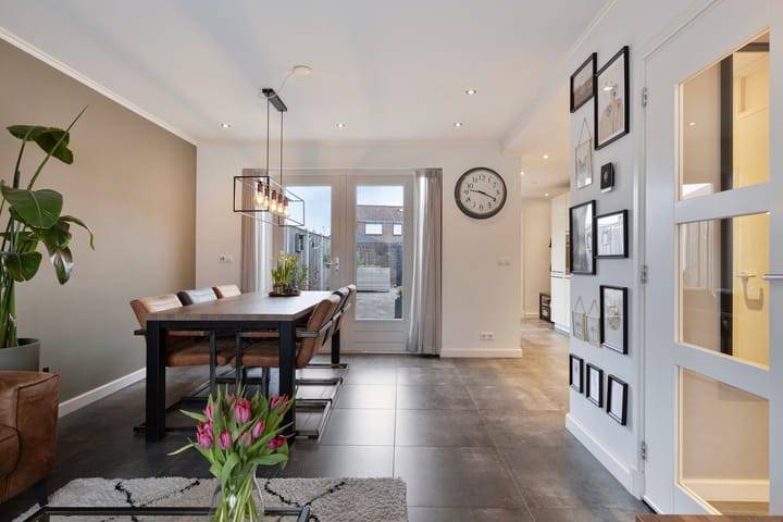 Photo 12 of Prins Bernhardstraat 14