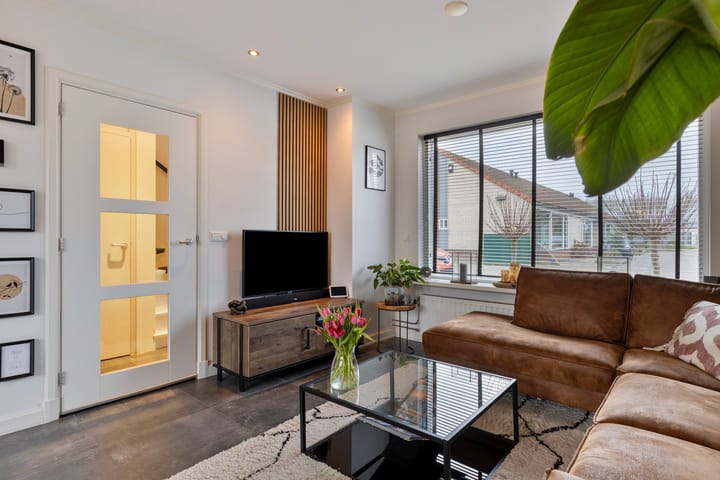 Photo 16 of Prins Bernhardstraat 14