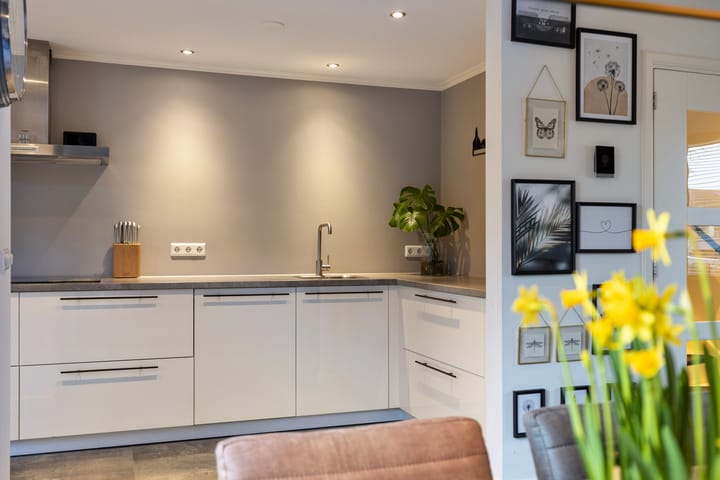 Photo 19 of Prins Bernhardstraat 14