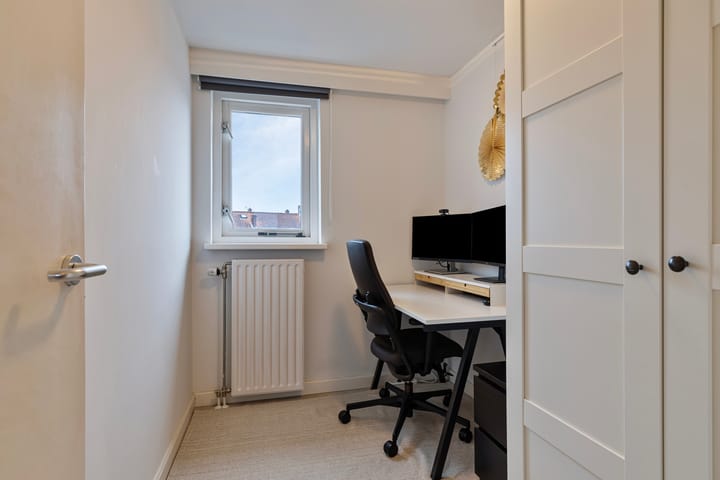 Photo 23 of Prins Bernhardstraat 14