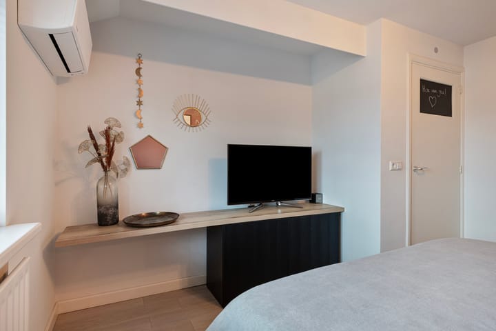 Photo 28 of Prins Bernhardstraat 14