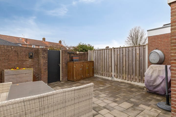 Photo 31 of Prins Bernhardstraat 14