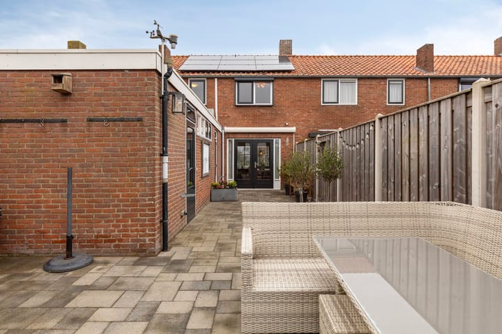 Photo 32 of Prins Bernhardstraat 14