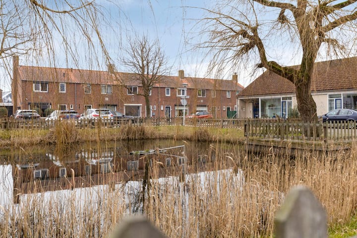 Photo 33 of Prins Bernhardstraat 14